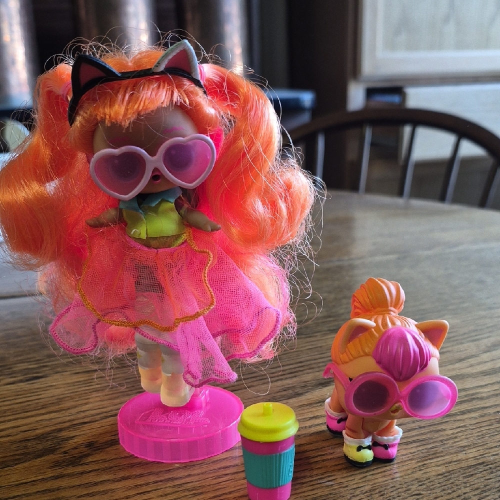 L.O.L. Surprise! Neon Pink & Orange Doll with Pet and Accessories